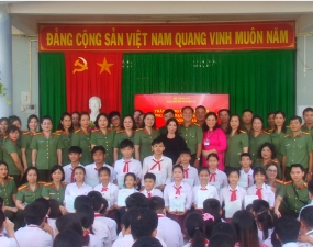Công ty TNHH Cơ điện Minh Khoa đồng hành cùng Cục Hồ sơ Nghiệp vụ (V06-BCA) thăm, tặng quà tại nhà tình thương TP Sa Đéc thuộc sở Lao Động thương binh xã hội tỉnh Đồng Tháp